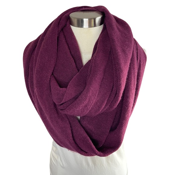 LEVIS Magenta Sweater Infinity Scarf - Picture 1 of 8